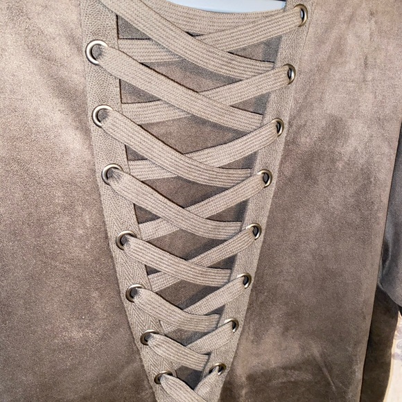 Olivaceous Suede V-Cut Tee - Picture 4 of 10